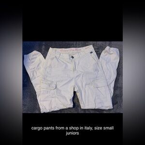 Cream/off white cargo pants size small.
